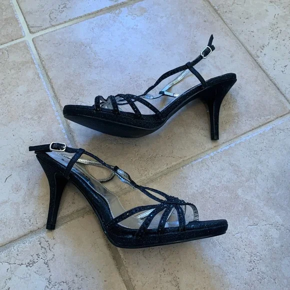 Touch Of Nina Y2K Heels - Picture 2 of 6